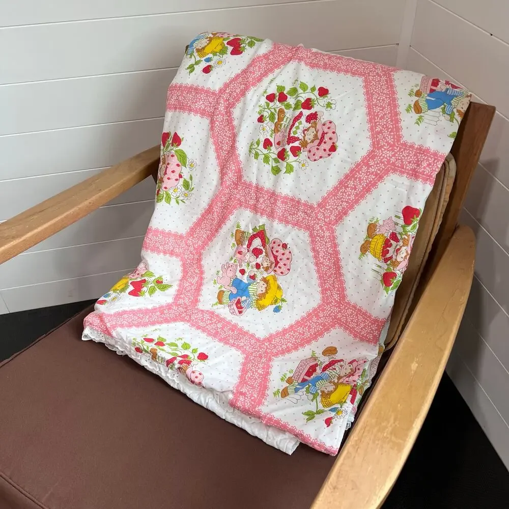 Strawberry Shortcake Vintage Twin Size Comforter Blanket Bedspread pink white